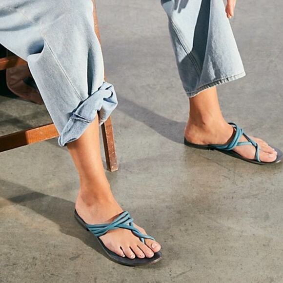 Free People Kayla soft strappy sandals Sz 37.5 - Picture 1 of 8